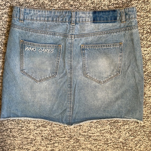 Pre-loved Distressed Noisy May denim skirt-Medium - Picture 4 of 4